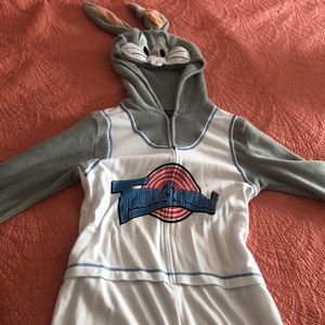 Sleepingwear. Bug bunny.